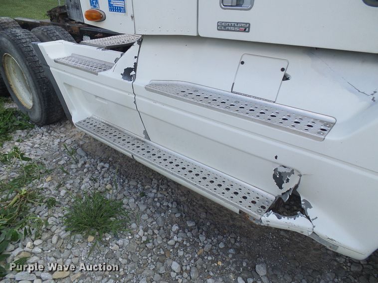 image for item DI0547 2000 Freightliner Century Class semi truck