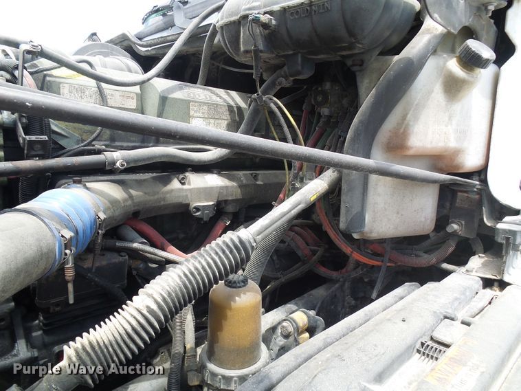 image for item DI0547 2000 Freightliner Century Class semi truck