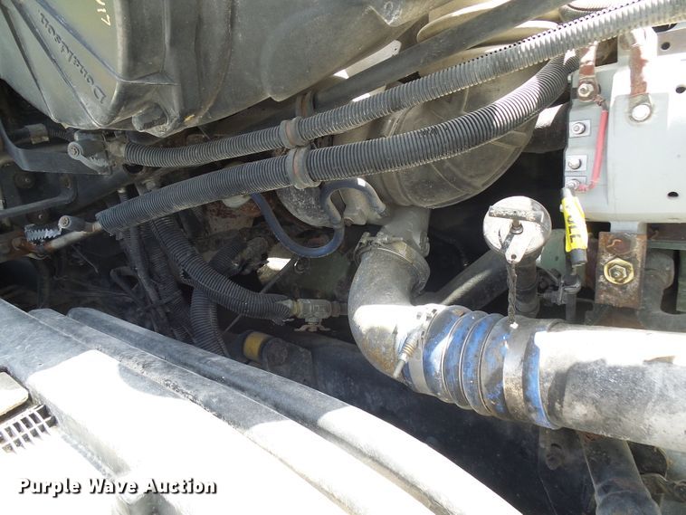 image for item DI0547 2000 Freightliner Century Class semi truck