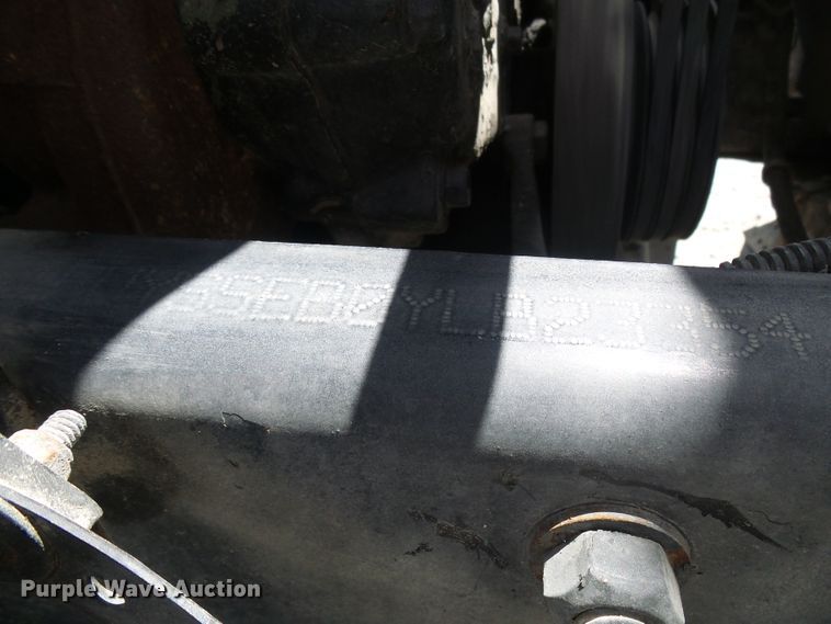 image for item DI0547 2000 Freightliner Century Class semi truck