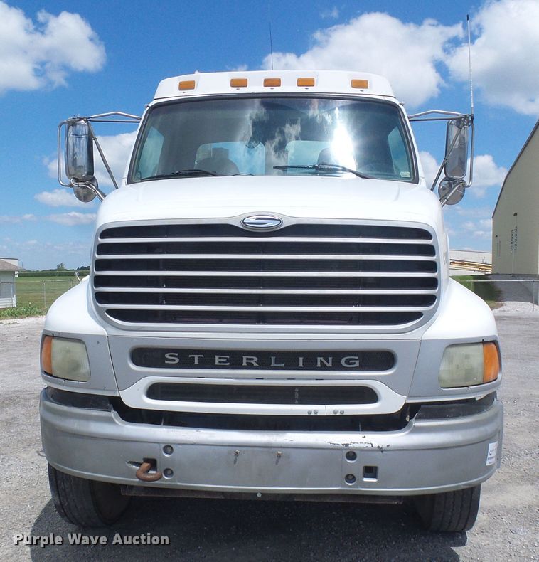 image for item DI0548 2004 Sterling A-Line semi truck