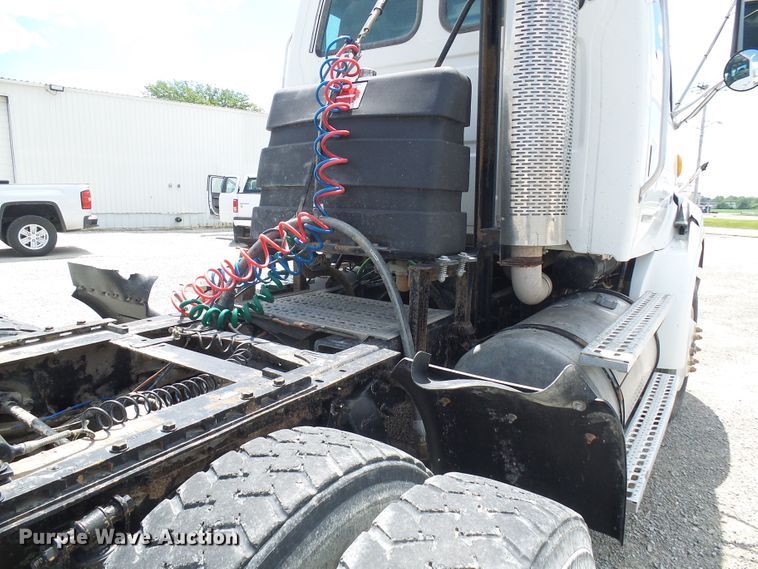 image for item DI0548 2004 Sterling A-Line semi truck