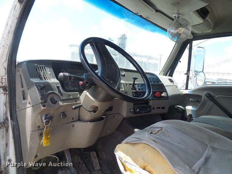 image for item DI0548 2004 Sterling A-Line semi truck