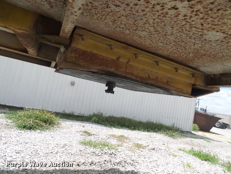 image for item DI0553 1967 Fruehauf tank trailer