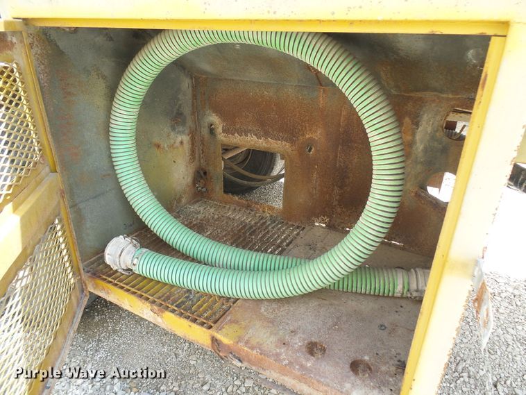 image for item DI0553 1967 Fruehauf tank trailer