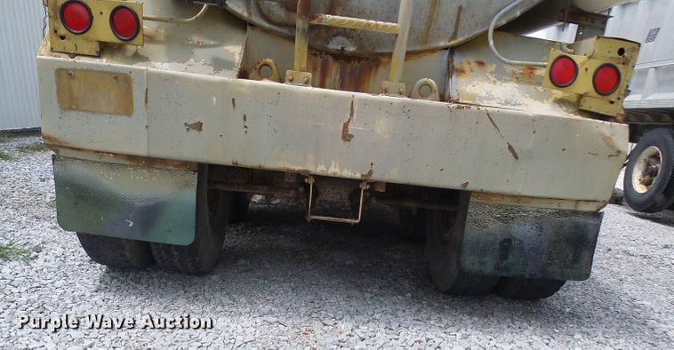 image for item DI0553 1967 Fruehauf tank trailer