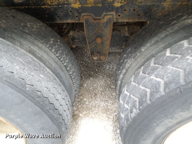 image for item DI0553 1967 Fruehauf tank trailer