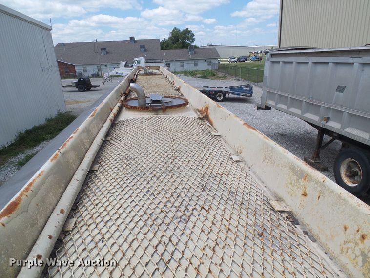 image for item DI0553 1967 Fruehauf tank trailer