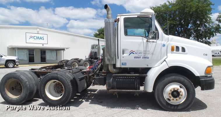 image for item DI0555 1999 Sterling A-Line semi truck