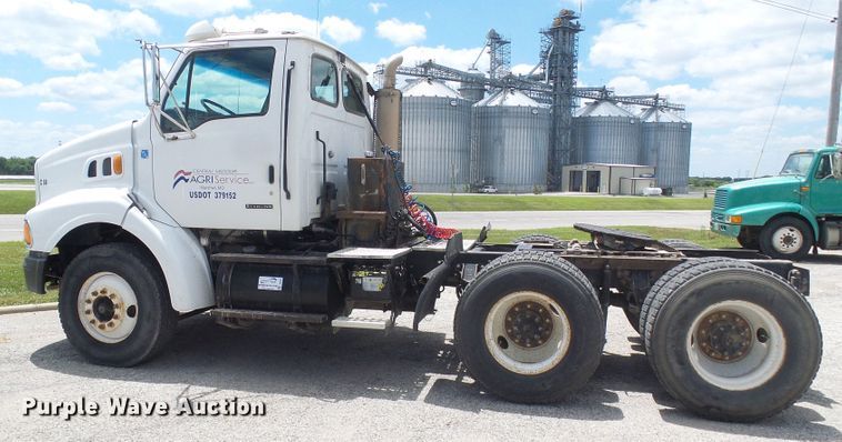 image for item DI0555 1999 Sterling A-Line semi truck