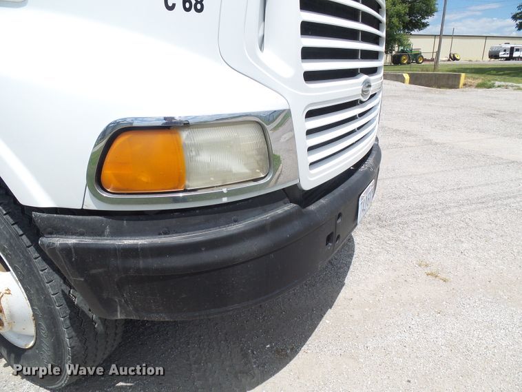 image for item DI0555 1999 Sterling A-Line semi truck