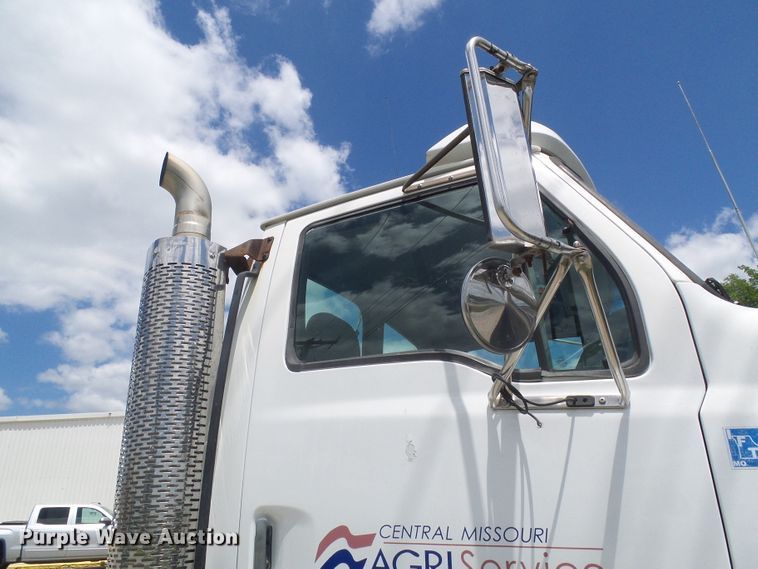 image for item DI0555 1999 Sterling A-Line semi truck