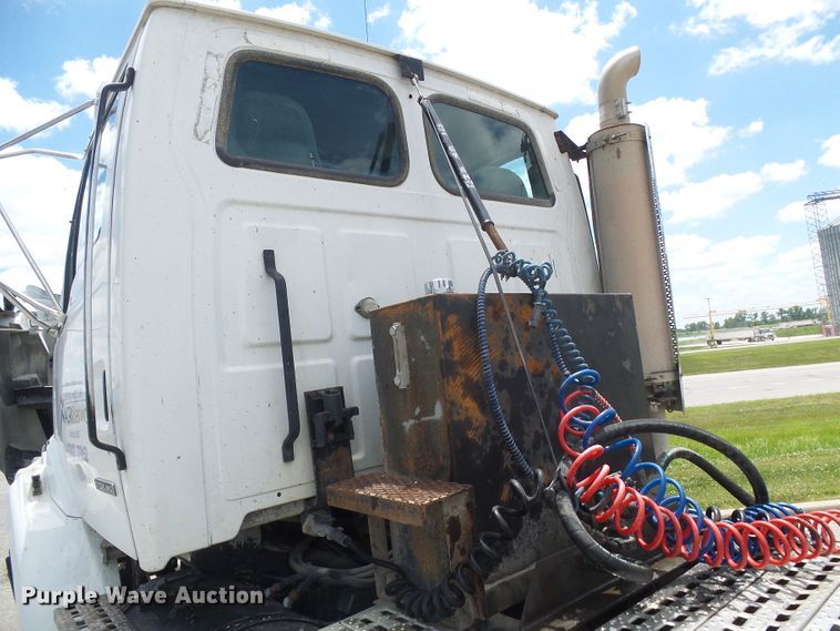 image for item DI0555 1999 Sterling A-Line semi truck