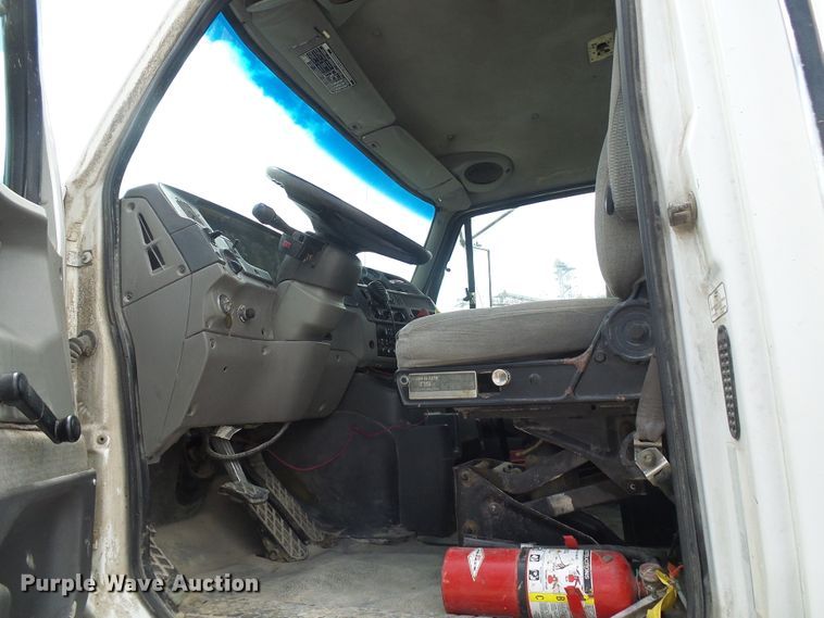 image for item DI0555 1999 Sterling A-Line semi truck