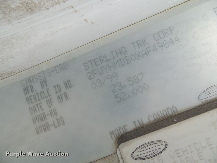 image for item DI0555 1999 Sterling A-Line semi truck