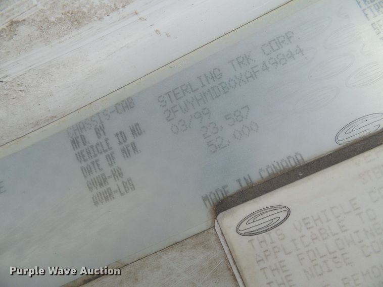 image for item DI0555 1999 Sterling A-Line semi truck