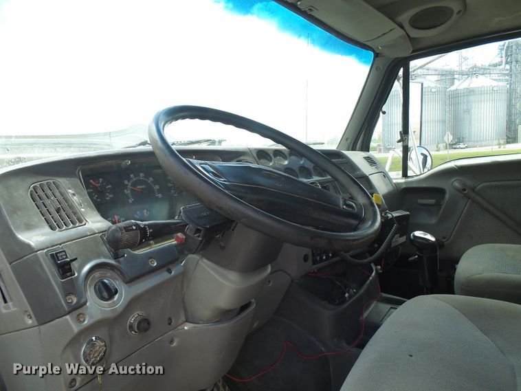 image for item DI0555 1999 Sterling A-Line semi truck