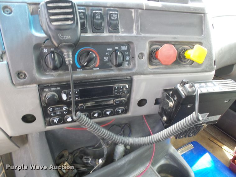 image for item DI0555 1999 Sterling A-Line semi truck