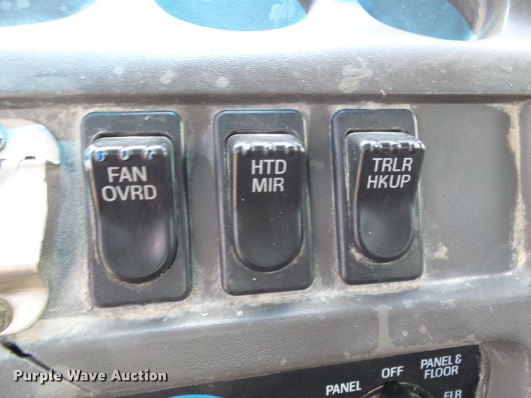 image for item DI0555 1999 Sterling A-Line semi truck