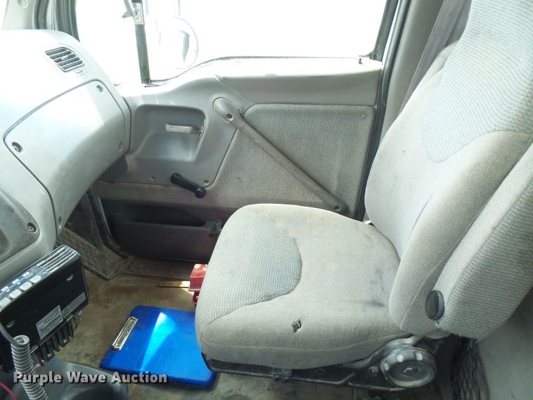 image for item DI0555 1999 Sterling A-Line semi truck