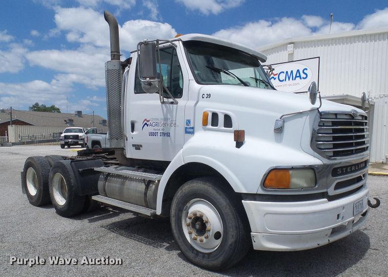 image for item DI0556 2004 Sterling A-Line semi truck