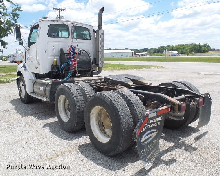 image for item DI0556 2004 Sterling A-Line semi truck