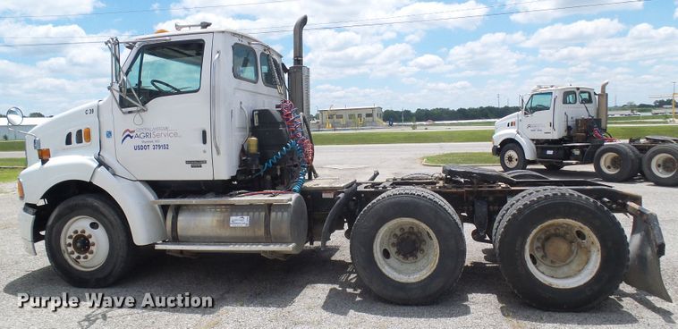 image for item DI0556 2004 Sterling A-Line semi truck