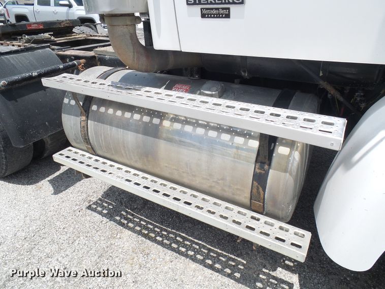 image for item DI0556 2004 Sterling A-Line semi truck