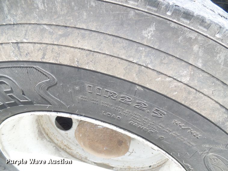 image for item DI0556 2004 Sterling A-Line semi truck