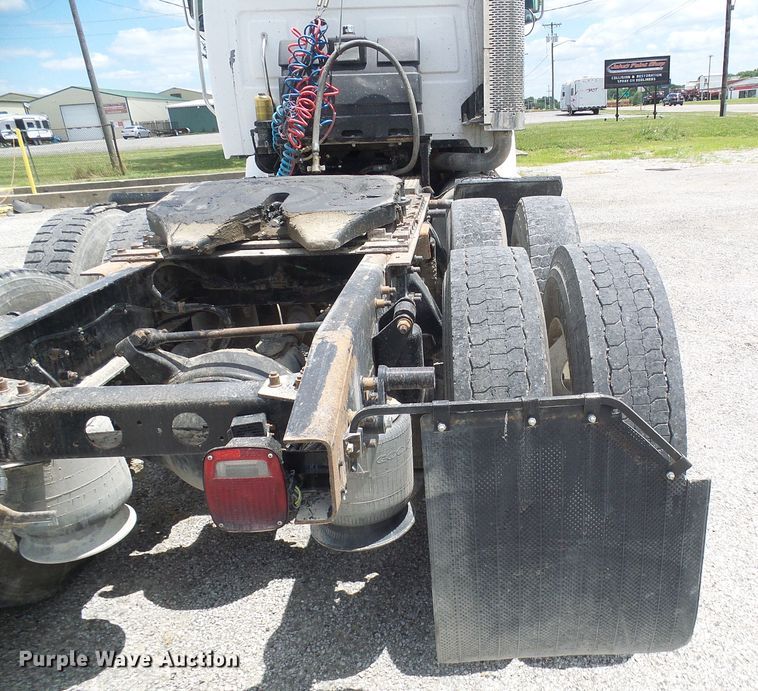 image for item DI0556 2004 Sterling A-Line semi truck