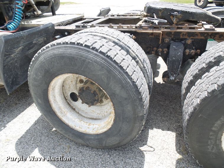 image for item DI0556 2004 Sterling A-Line semi truck