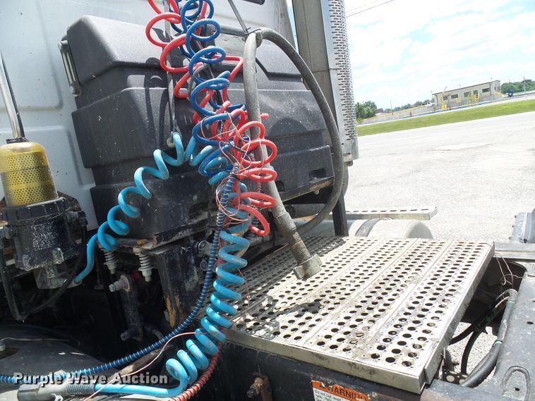 image for item DI0556 2004 Sterling A-Line semi truck