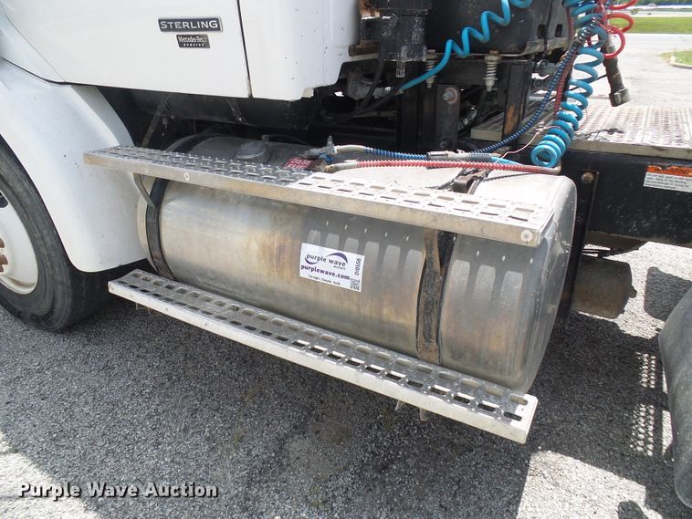 image for item DI0556 2004 Sterling A-Line semi truck