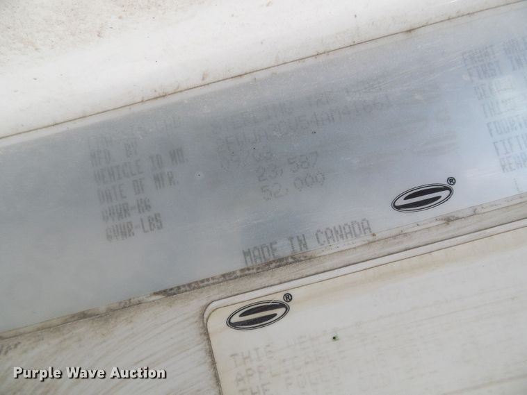 image for item DI0556 2004 Sterling A-Line semi truck