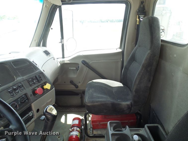 image for item DI0556 2004 Sterling A-Line semi truck