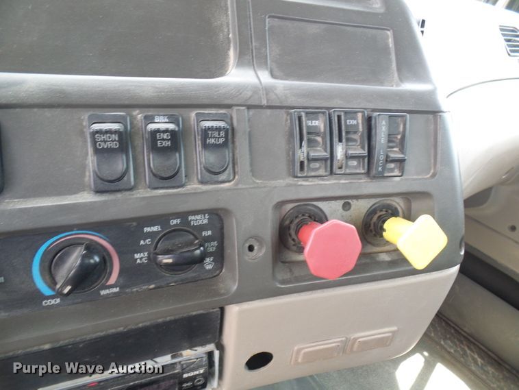 image for item DI0556 2004 Sterling A-Line semi truck