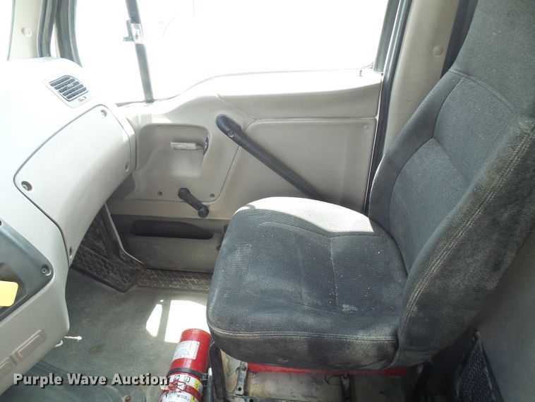 image for item DI0556 2004 Sterling A-Line semi truck