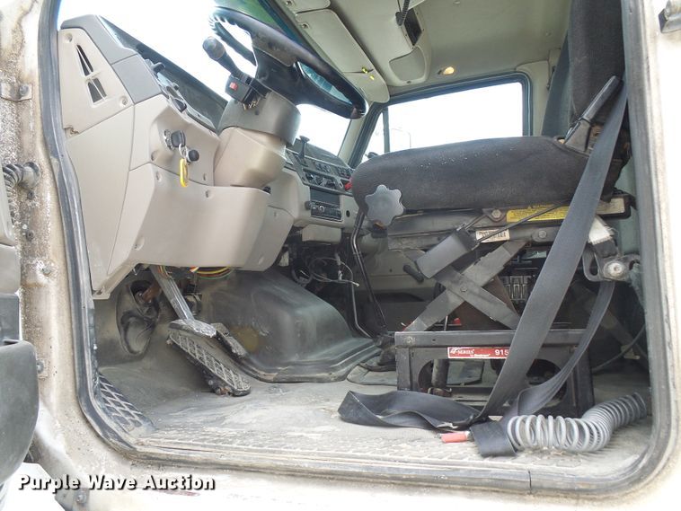 image for item DI0556 2004 Sterling A-Line semi truck