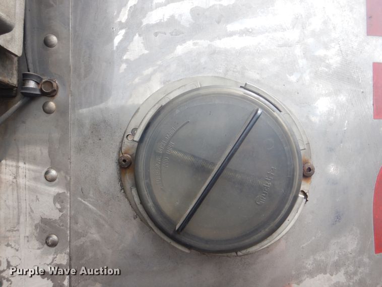 image for item DI2252 2007 Wabash National refrigerated van trailer