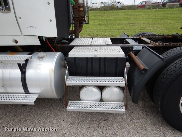 image for item DY9854 2013 International ProStar semi truck