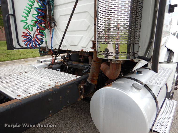 image for item DY9854 2013 International ProStar semi truck