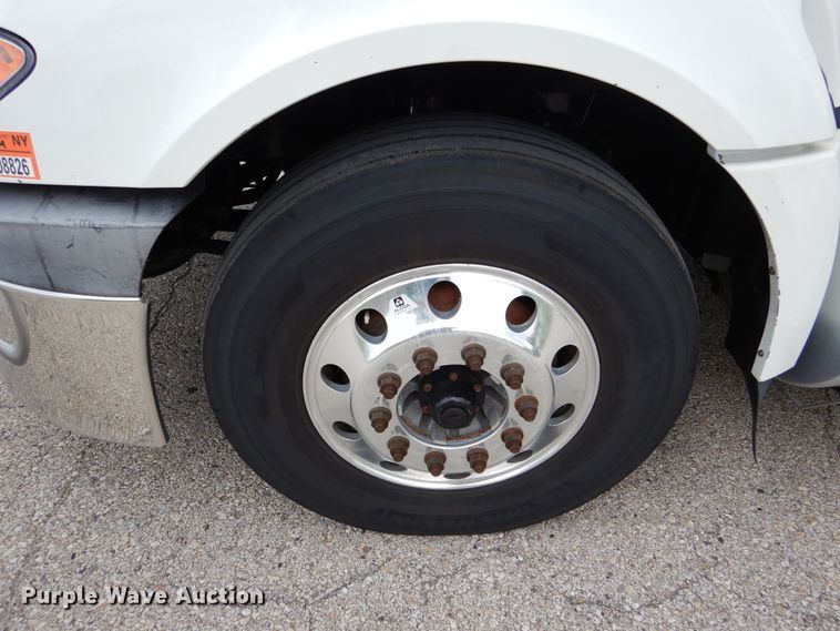 image for item DY9854 2013 International ProStar semi truck