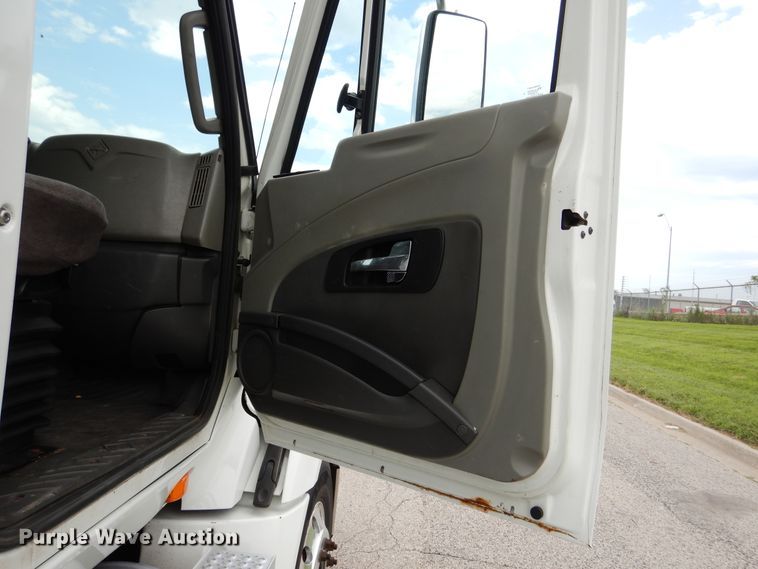 image for item DY9854 2013 International ProStar semi truck