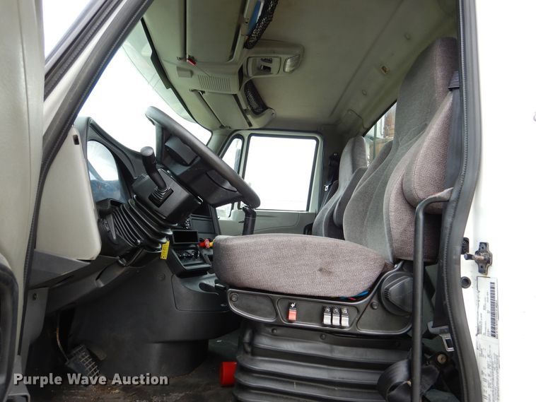 image for item DY9854 2013 International ProStar semi truck