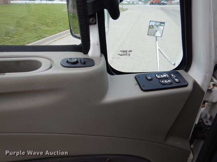 image for item DY9854 2013 International ProStar semi truck