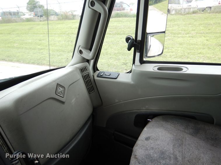 image for item DY9854 2013 International ProStar semi truck