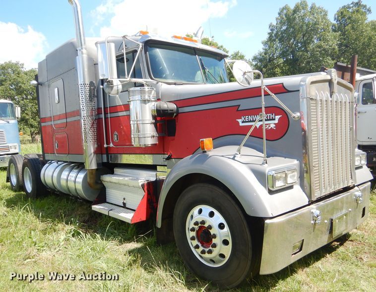 image for item ED9397 2000 Kenworth W900 semi truck