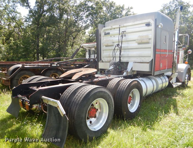 image for item ED9397 2000 Kenworth W900 semi truck