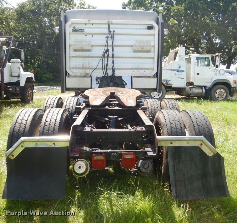 image for item ED9397 2000 Kenworth W900 semi truck