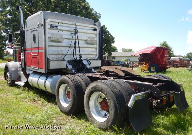 image for item ED9397 2000 Kenworth W900 semi truck